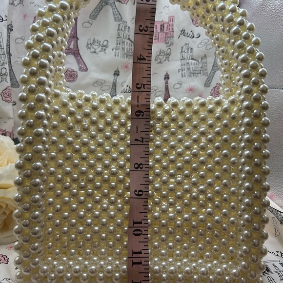 Vintage Pearl Tote. Off White color. Not pure white. Lots of room on inside. - Picture 6 of 8